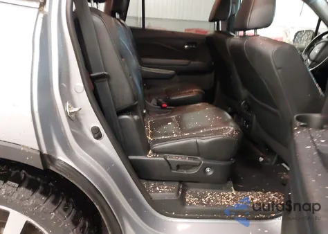 2017 Honda Pilot Elite z USA, uszkodzony, nr VIN 5FNYF6H02HB044183